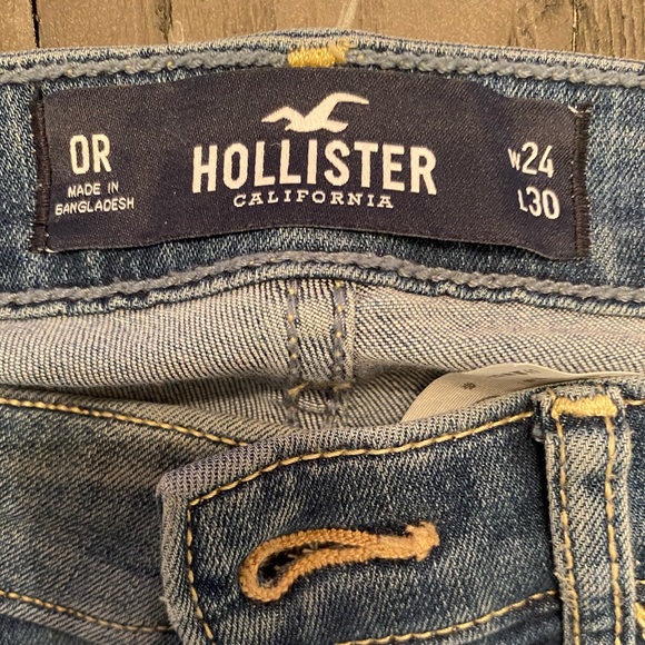 BRAND NEW!!! Hollister Mid Rise Skinny Jeans. - Picture 3 of 4